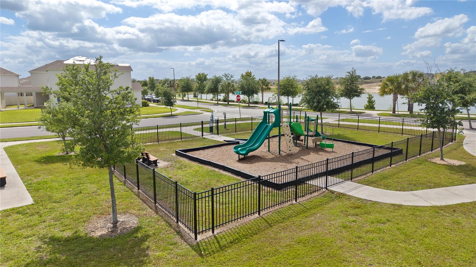 Image 61 of 75 For 15239 Lake Lamonia Street