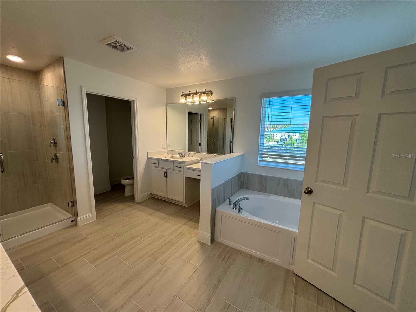 Image 18 of 26 For 6982 Rolling Gardens Loop