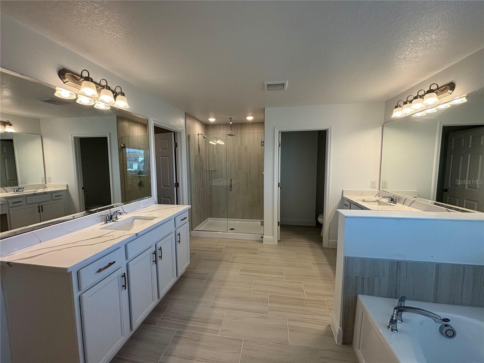 Image 19 of 26 For 6982 Rolling Gardens Loop