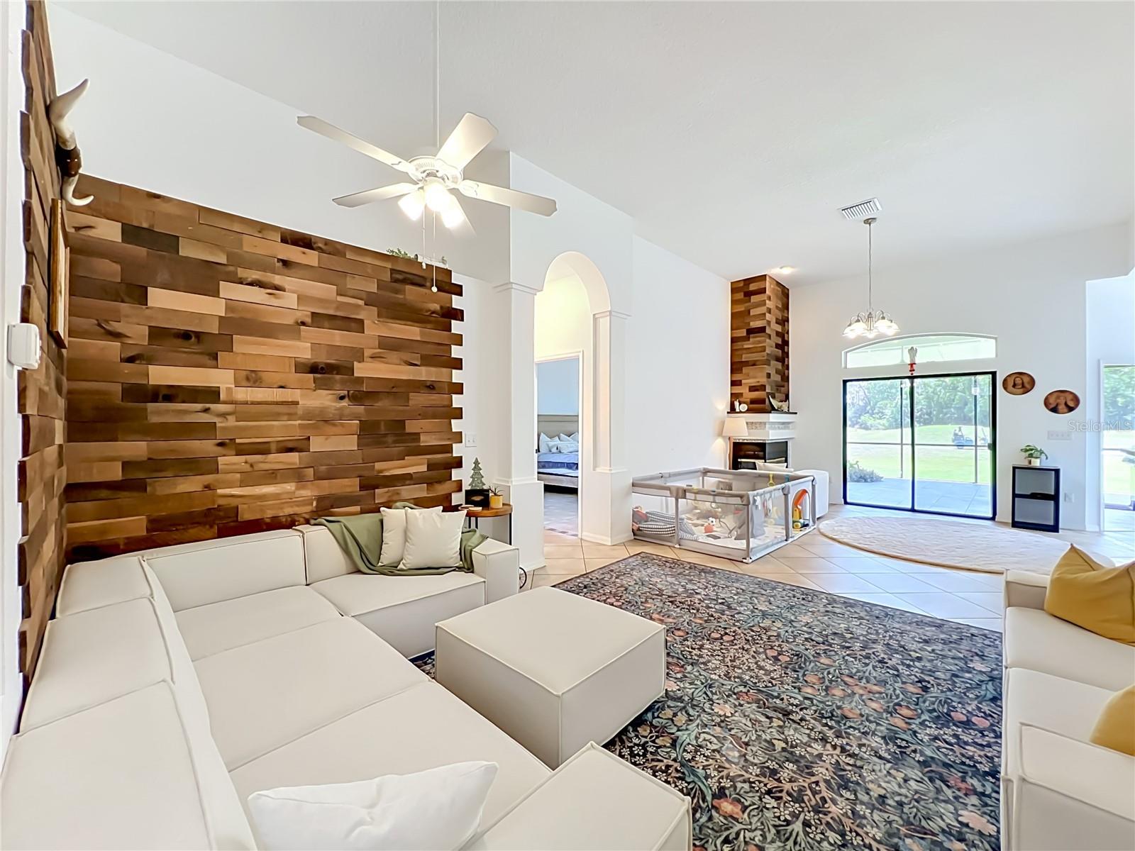 Image 12 of 66 For 2125 Emerald Green Circle