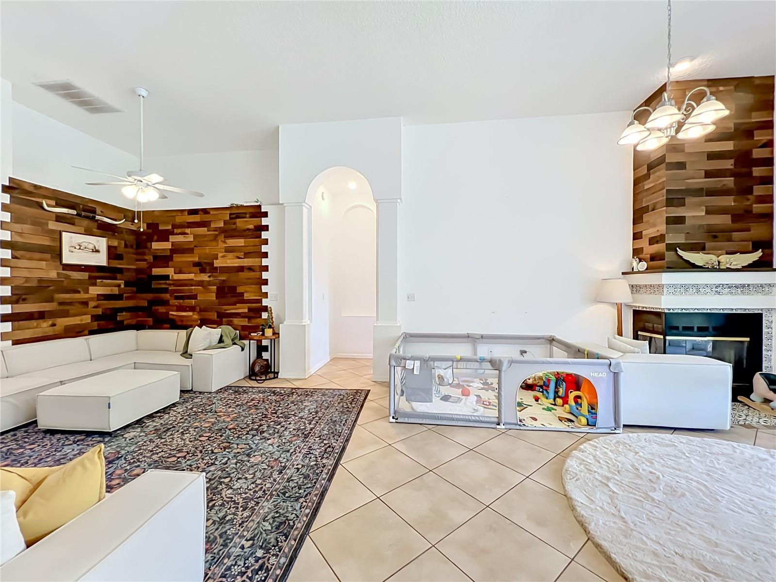 Image 13 of 66 For 2125 Emerald Green Circle