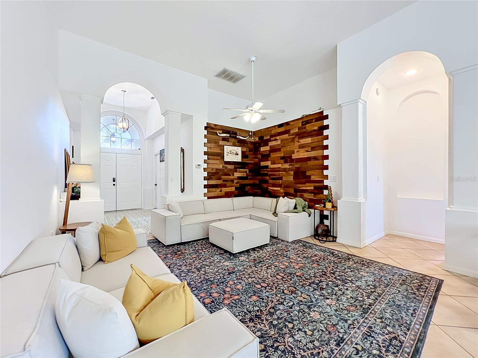 Image 14 of 66 For 2125 Emerald Green Circle