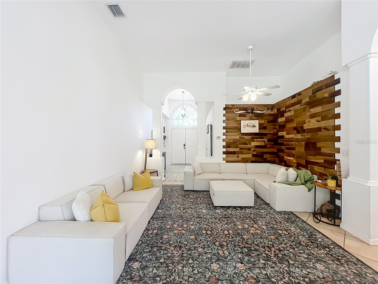 Image 15 of 66 For 2125 Emerald Green Circle