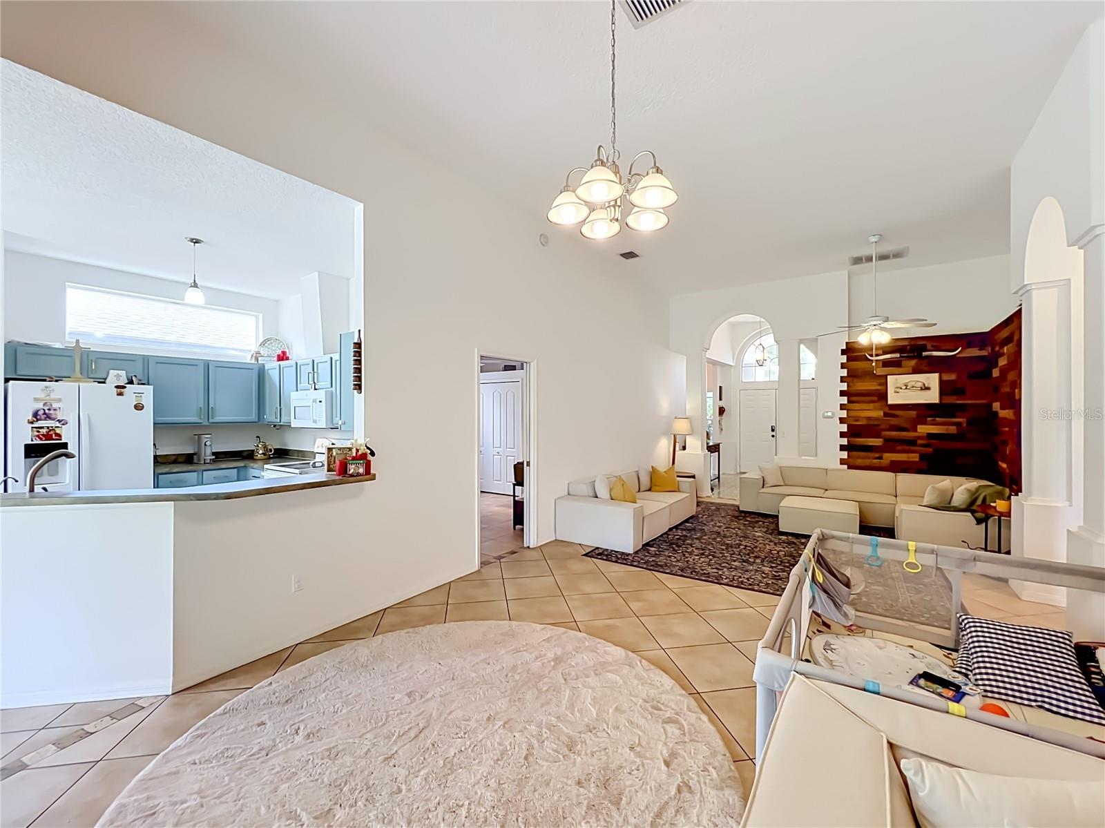 Image 18 of 66 For 2125 Emerald Green Circle