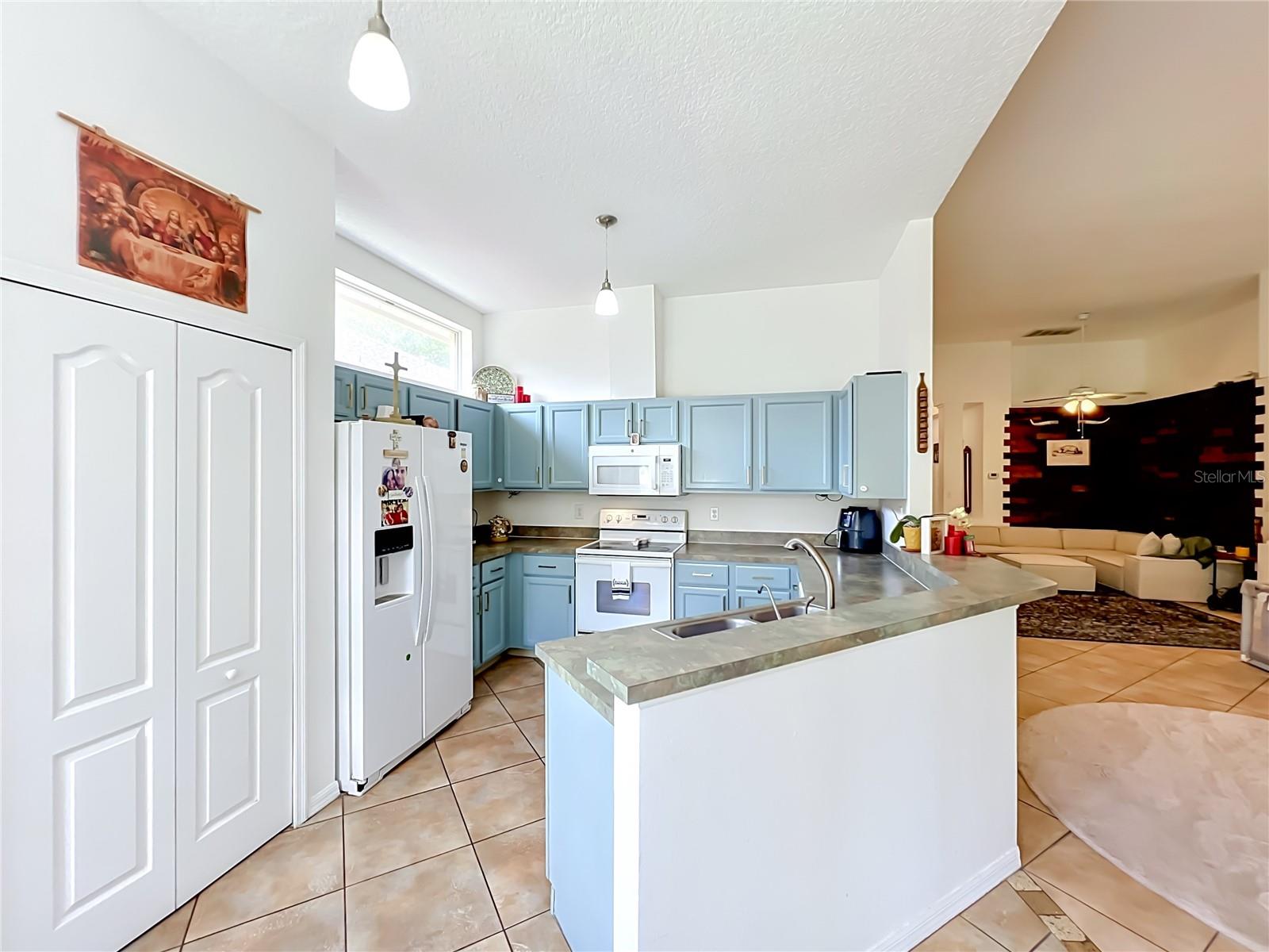 Image 21 of 66 For 2125 Emerald Green Circle