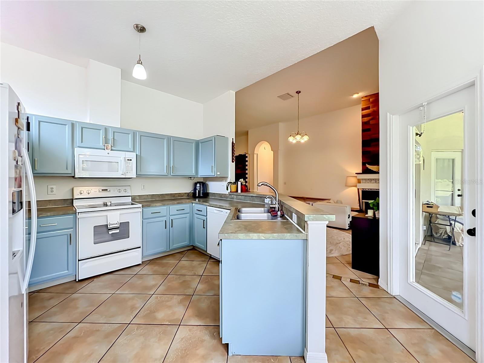 Image 22 of 66 For 2125 Emerald Green Circle