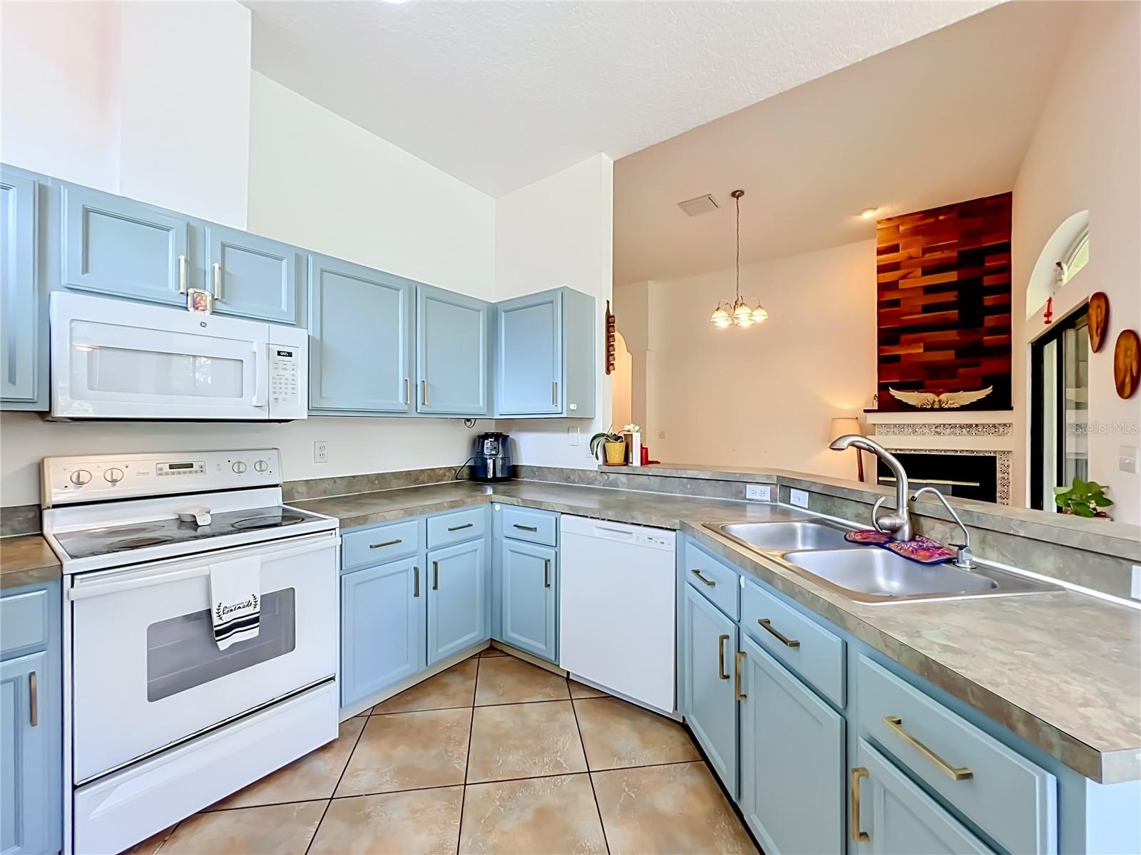 Image 23 of 66 For 2125 Emerald Green Circle