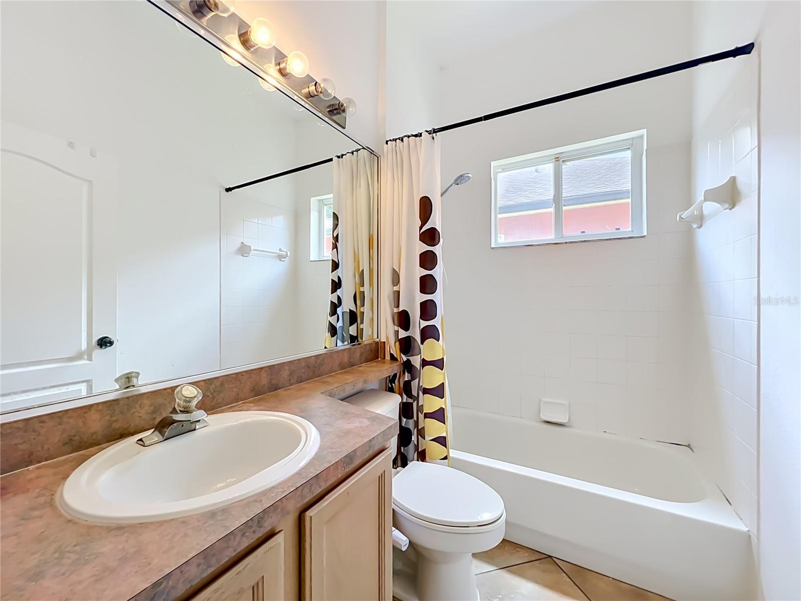 Image 33 of 66 For 2125 Emerald Green Circle