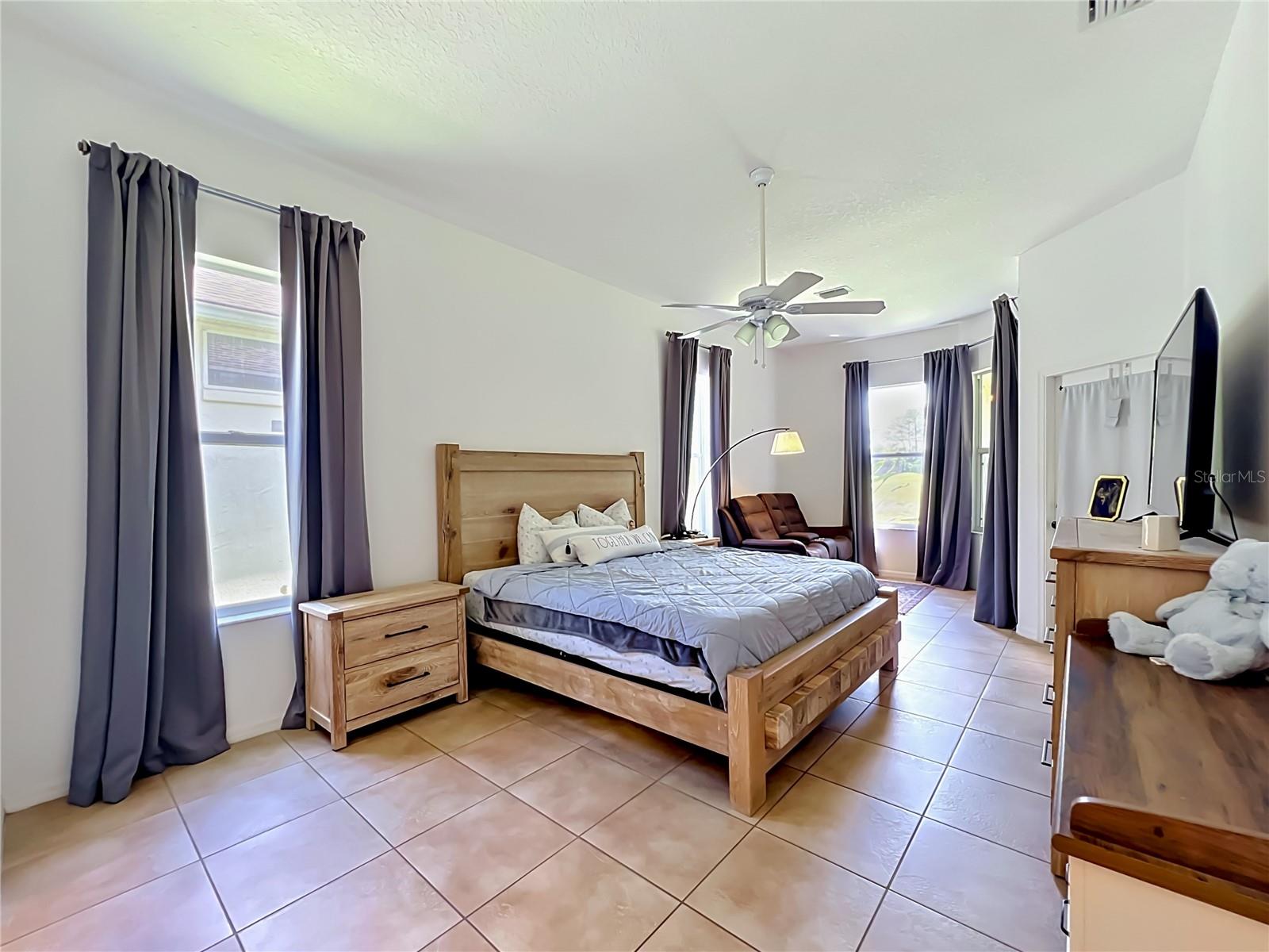 Image 35 of 66 For 2125 Emerald Green Circle