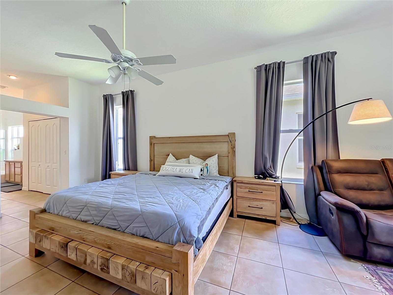 Image 36 of 66 For 2125 Emerald Green Circle