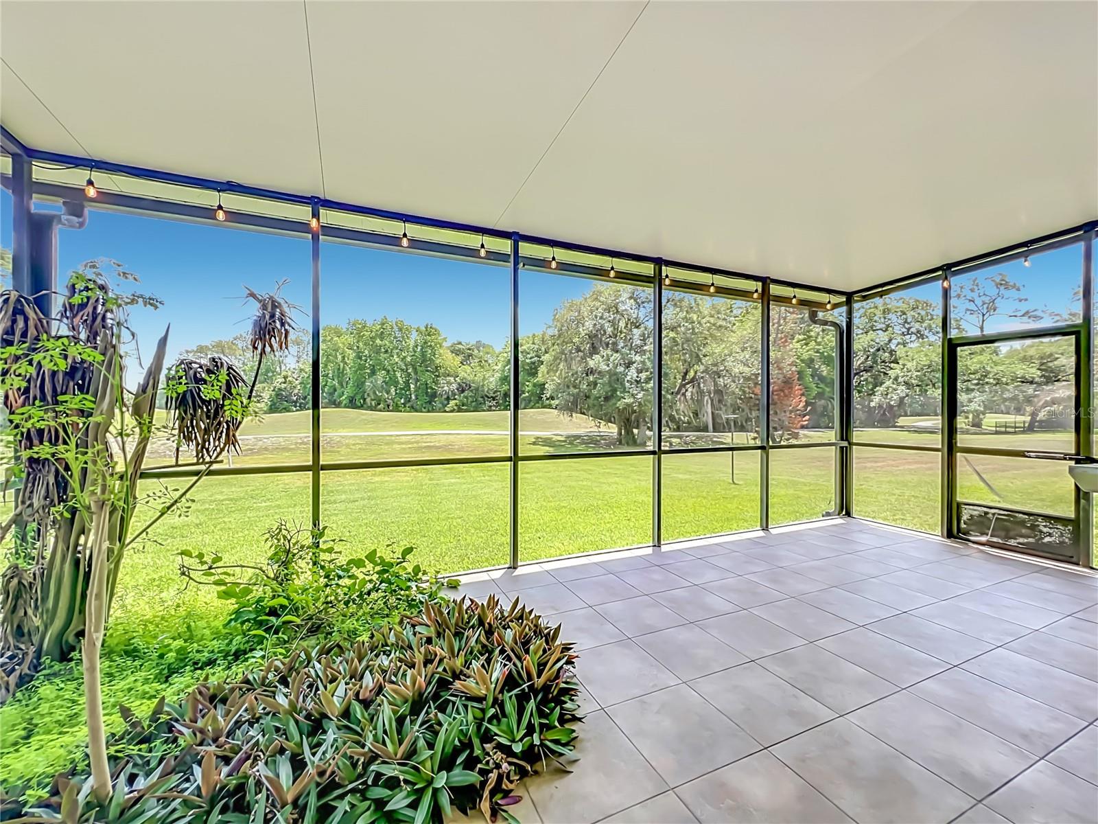 Image 47 of 66 For 2125 Emerald Green Circle