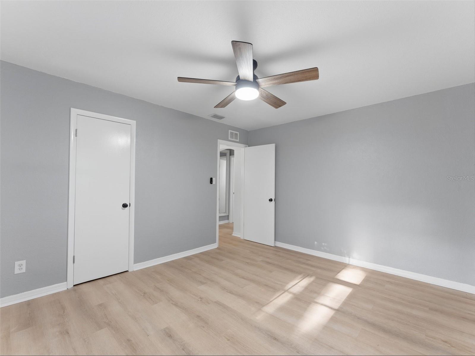 Image 14 of 23 For 17941 Student Acres Street