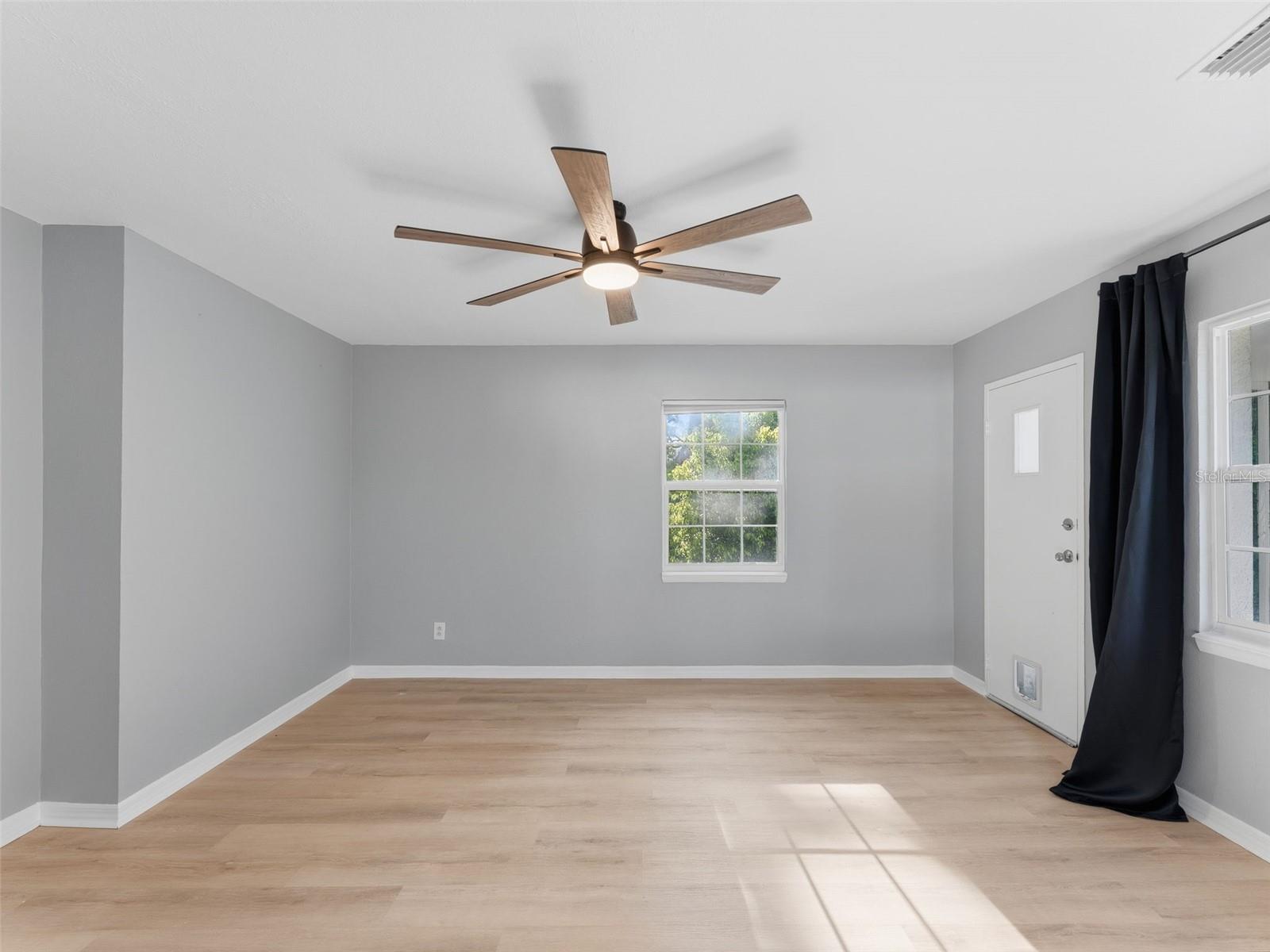 Image 5 of 23 For 17941 Student Acres Street