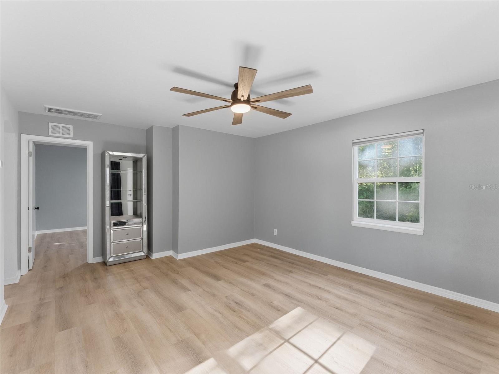 Image 7 of 23 For 17941 Student Acres Street