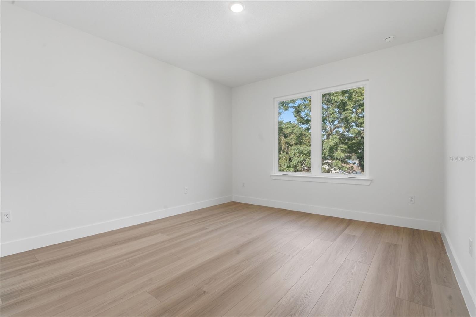 Image 32 of 47 For 1907 Mae Street