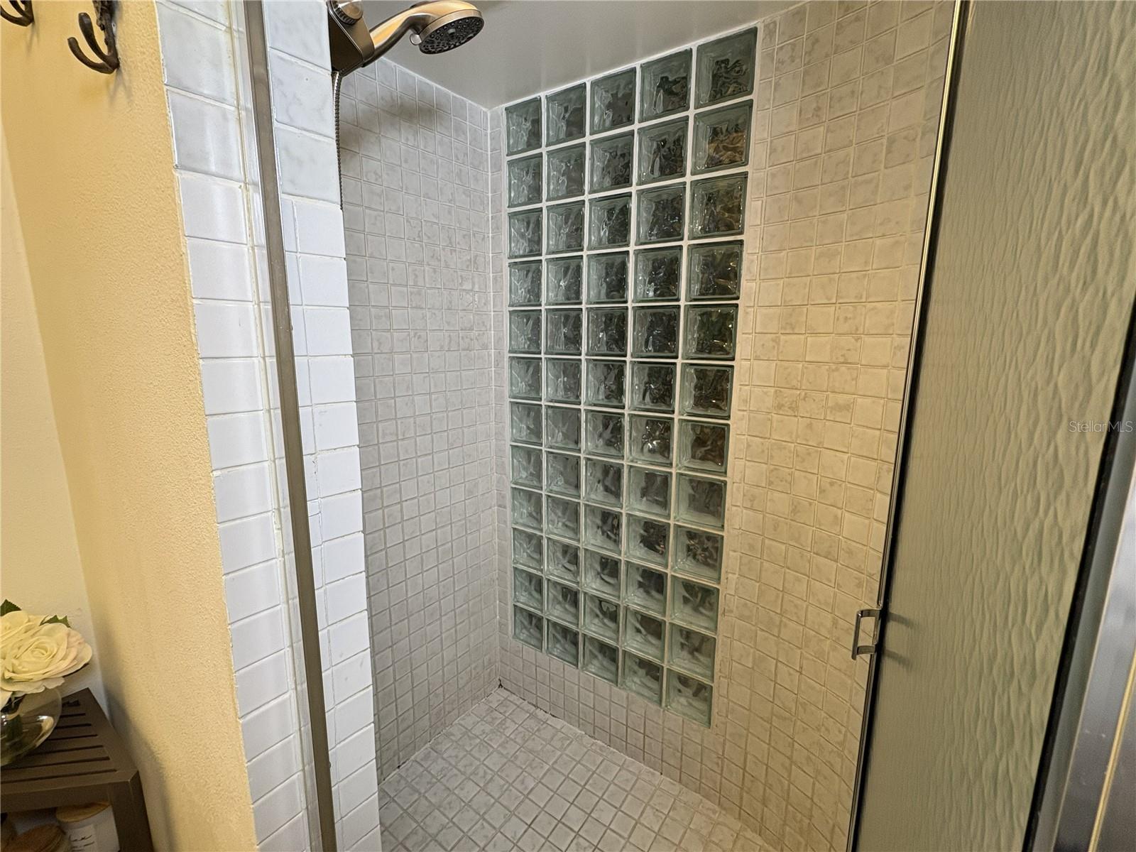 Image 19 of 25 For 1000 Winderley Place 226