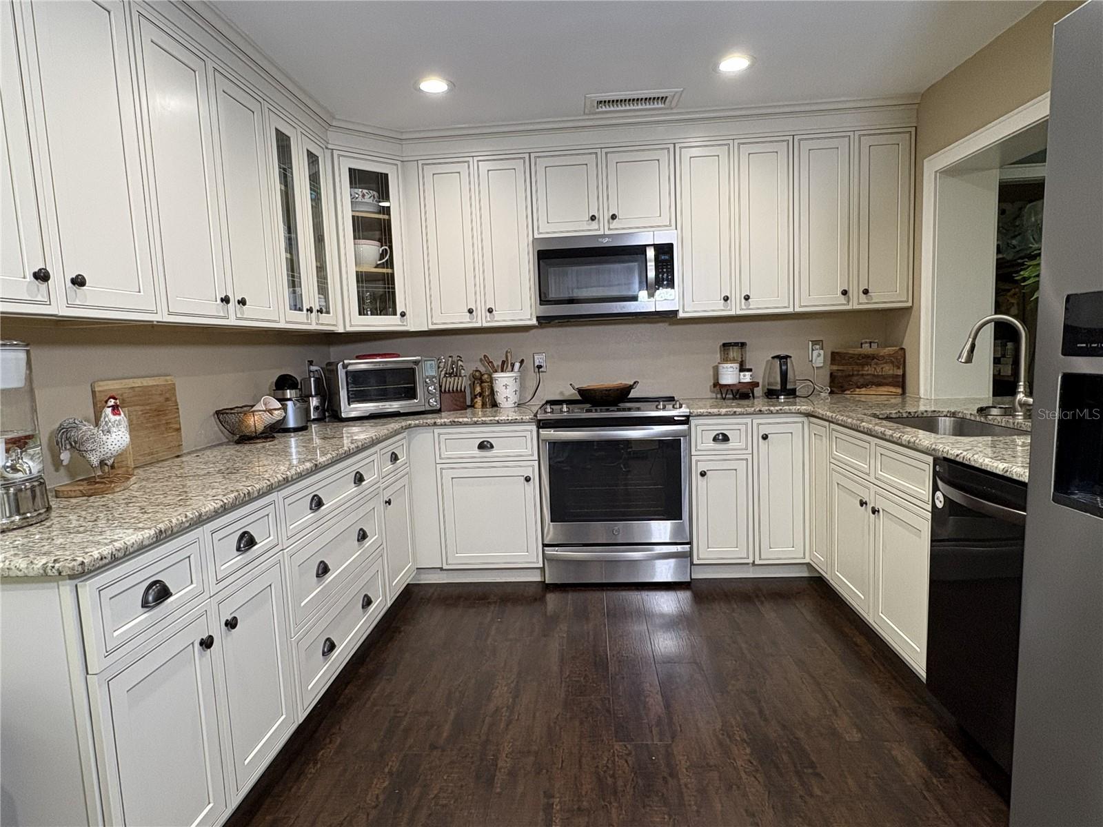 Image 2 of 25 For 1000 Winderley Place 226