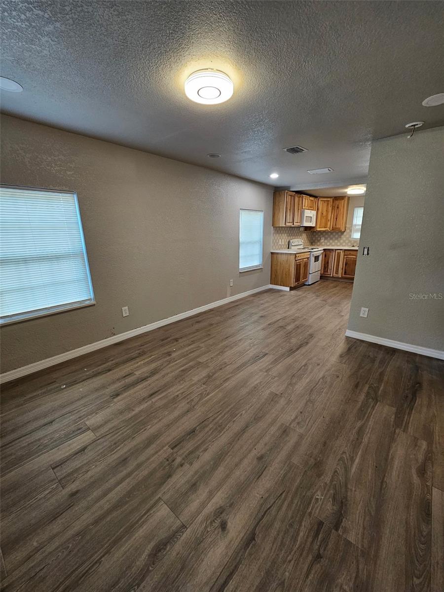 Image 4 of 23 For 1516 Lee Avenue