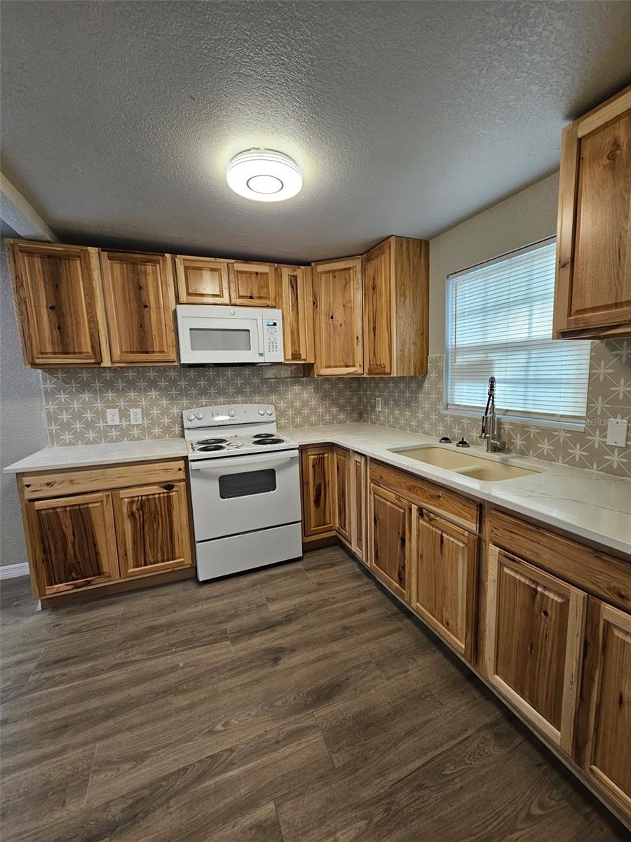 Image 6 of 23 For 1516 Lee Avenue