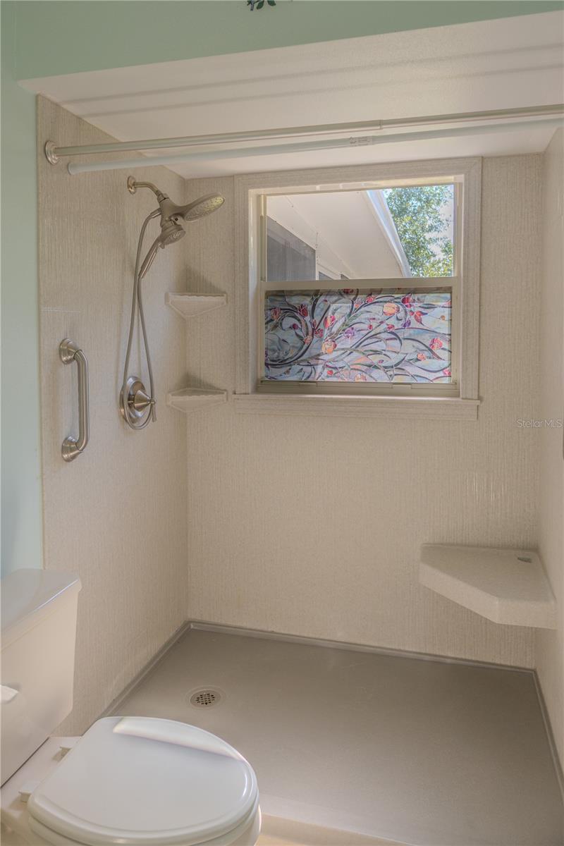 Image 11 of 32 For 1011 Shayler Avenue