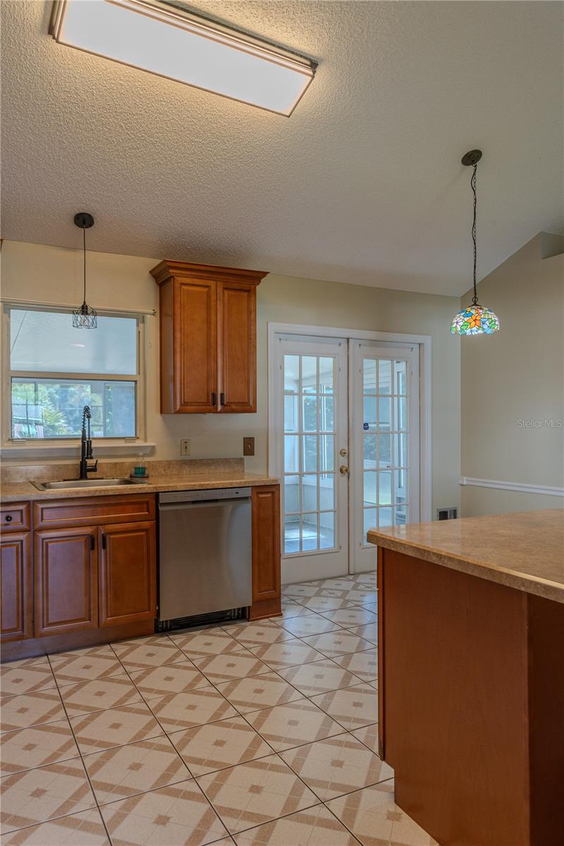 Image 16 of 32 For 1011 Shayler Avenue