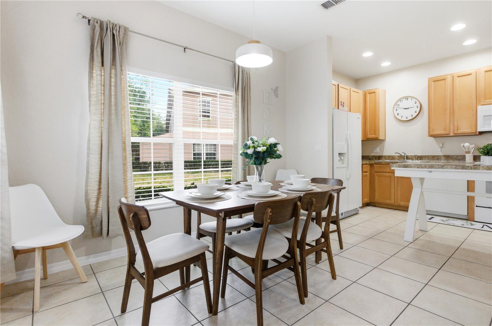 Image 22 of 41 For 2420 Caravelle Circle