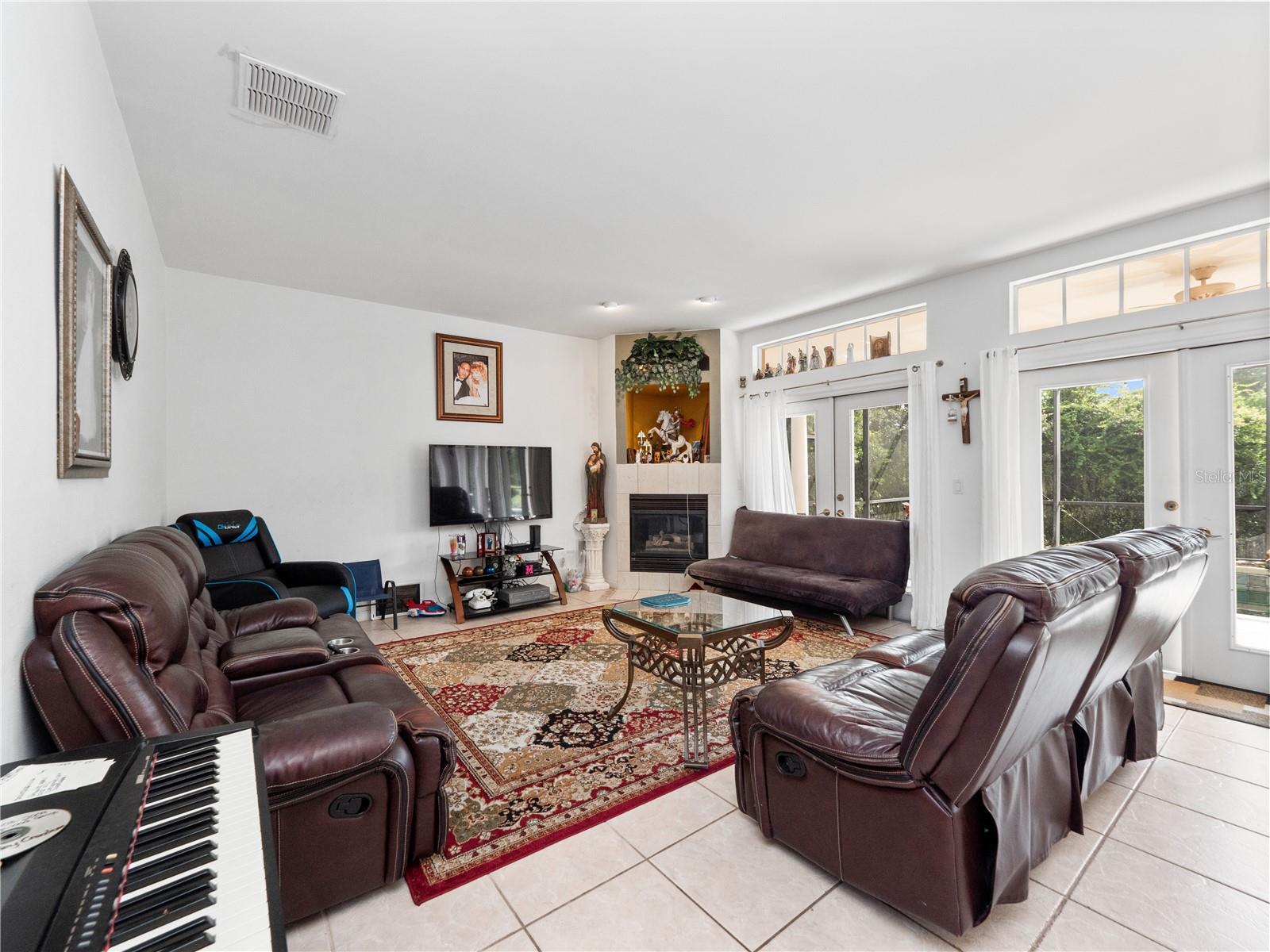 Image 13 of 48 For 2072 Stone Cross Circle