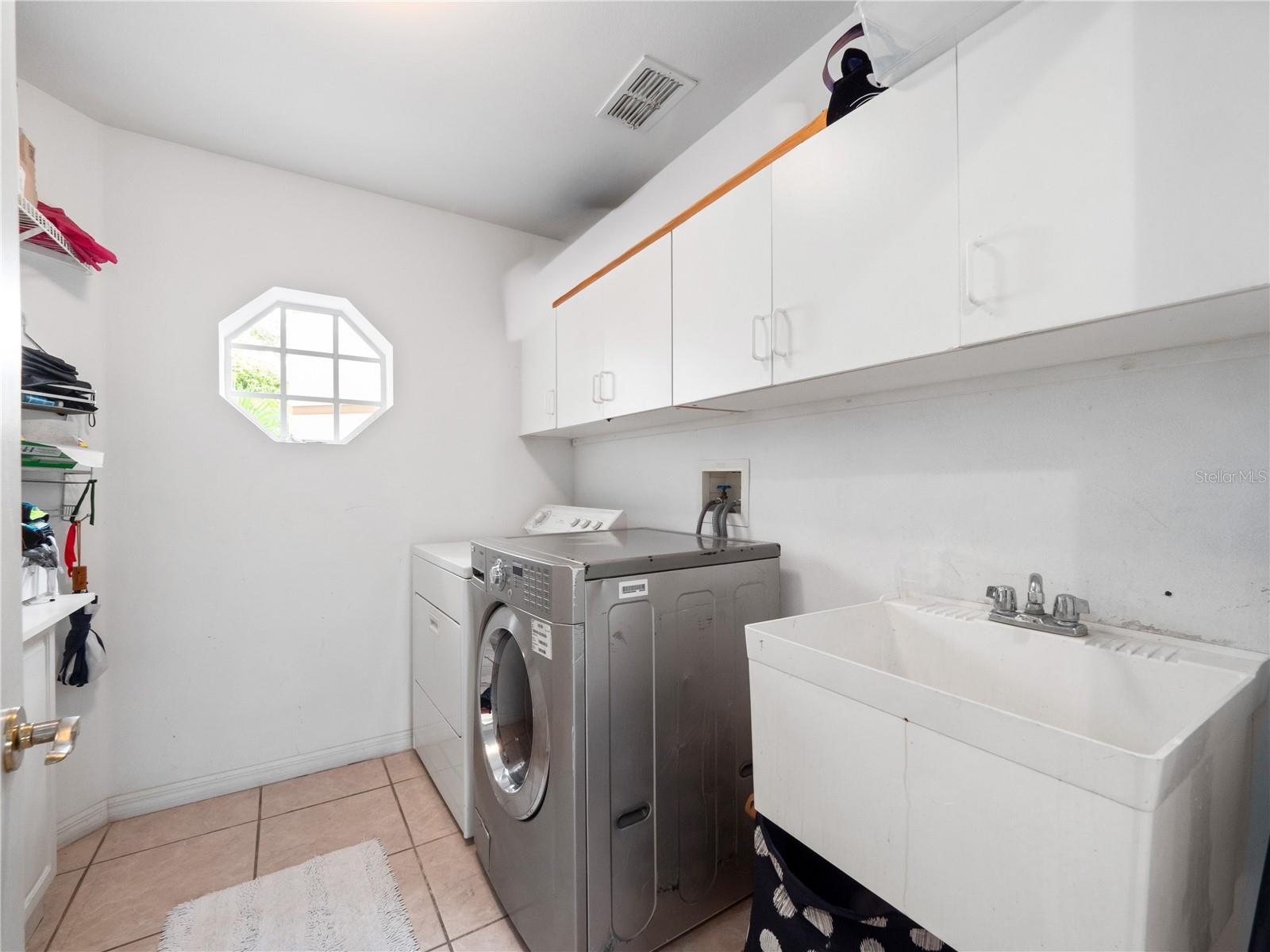 Image 16 of 48 For 2072 Stone Cross Circle