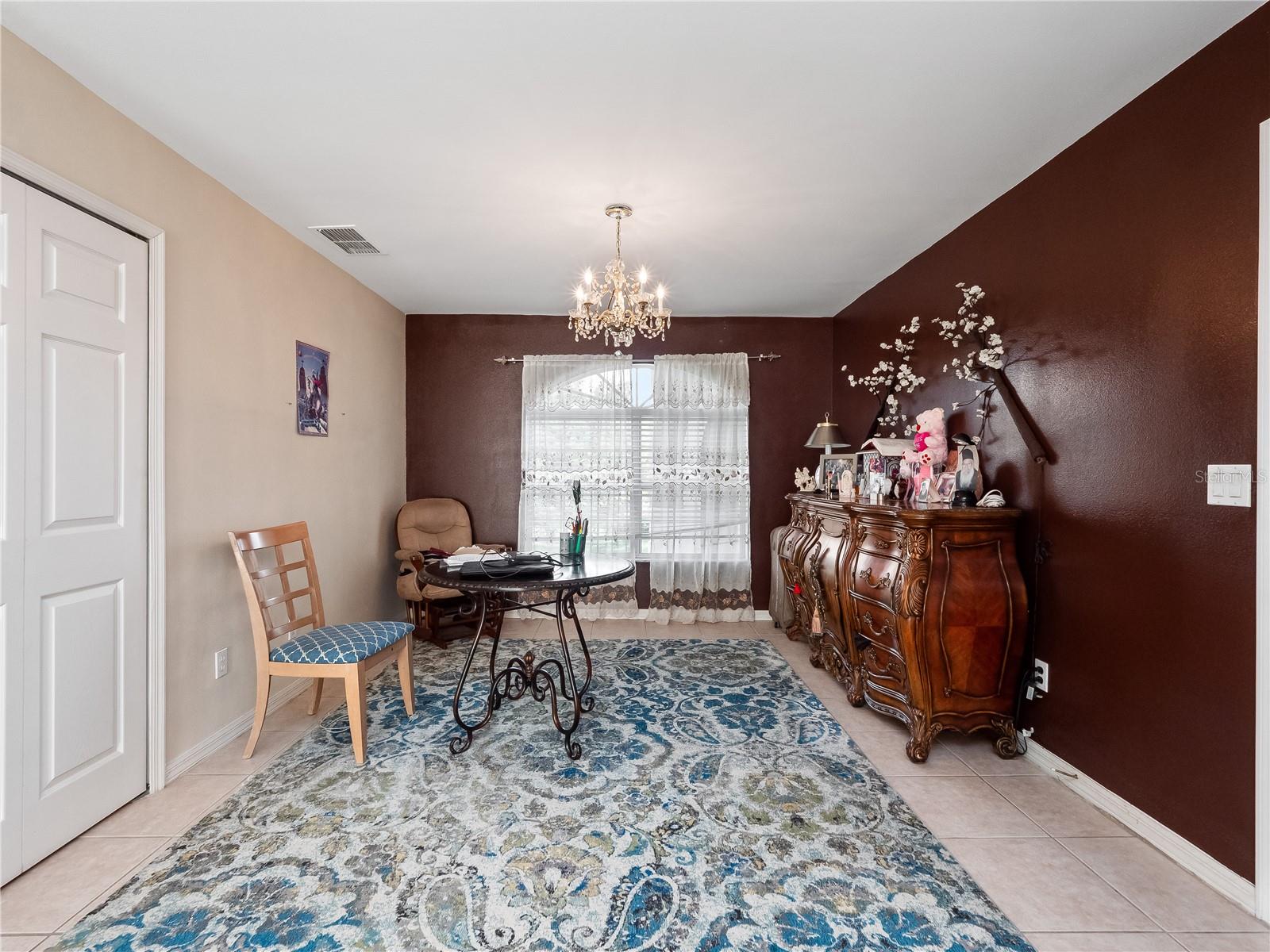 Image 19 of 48 For 2072 Stone Cross Circle