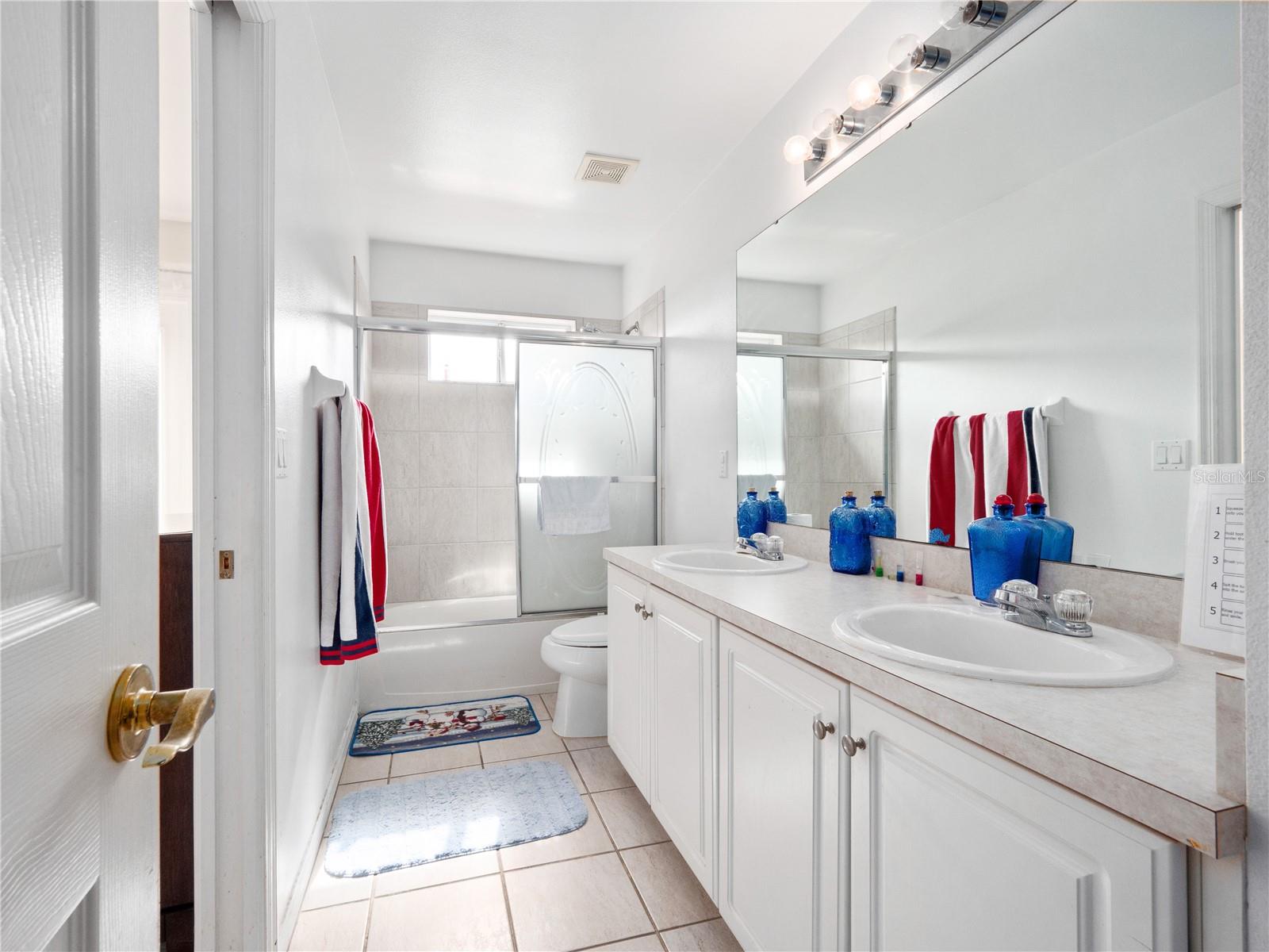 Image 25 of 48 For 2072 Stone Cross Circle