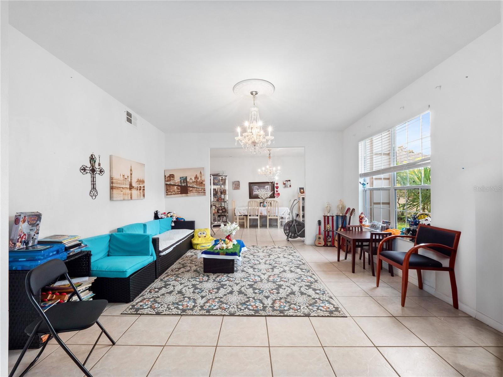 Image 5 of 48 For 2072 Stone Cross Circle