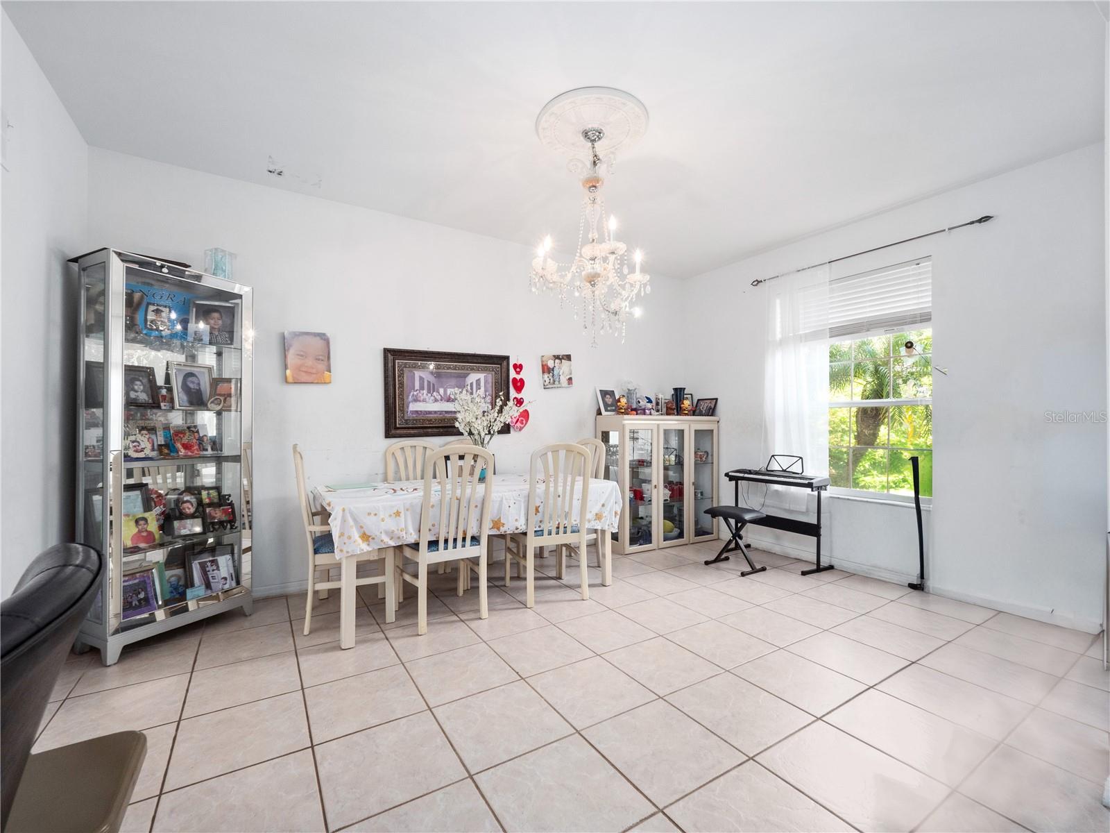 Image 6 of 48 For 2072 Stone Cross Circle