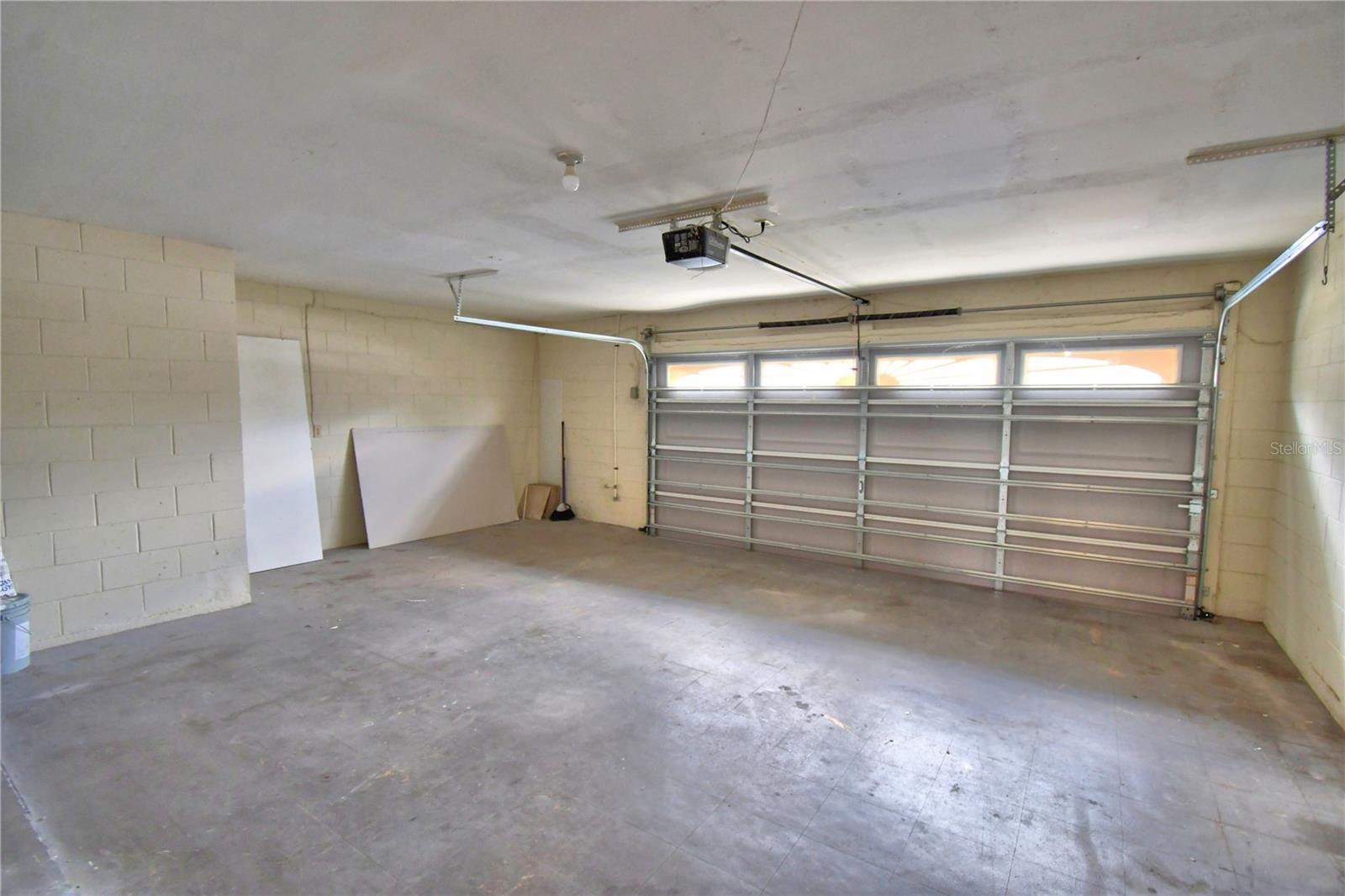 Image 17 of 55 For 11701 Minto Court