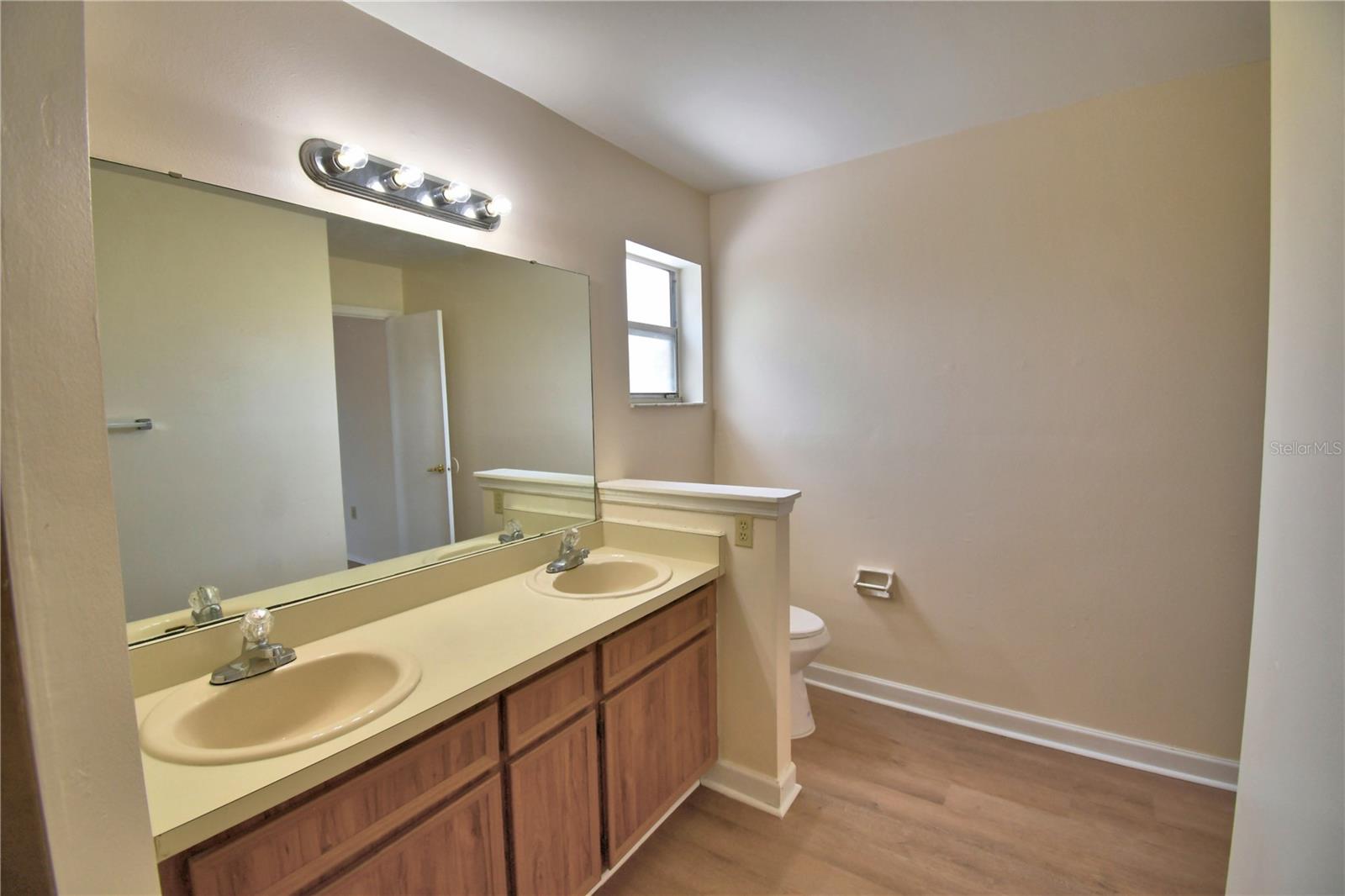 Image 34 of 55 For 11701 Minto Court