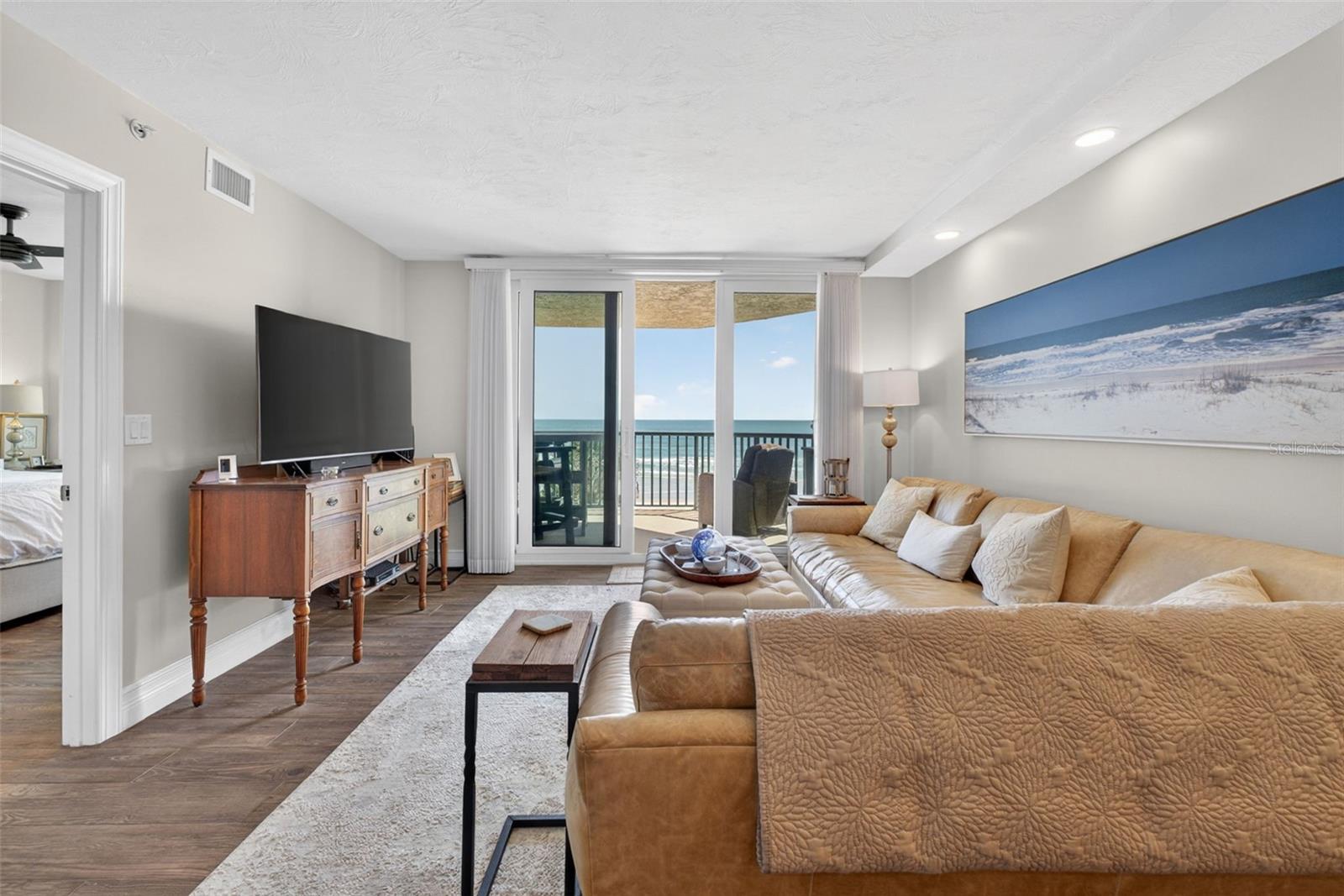 Image 18 of 39 For 4631 Atlantic Avenue 8202