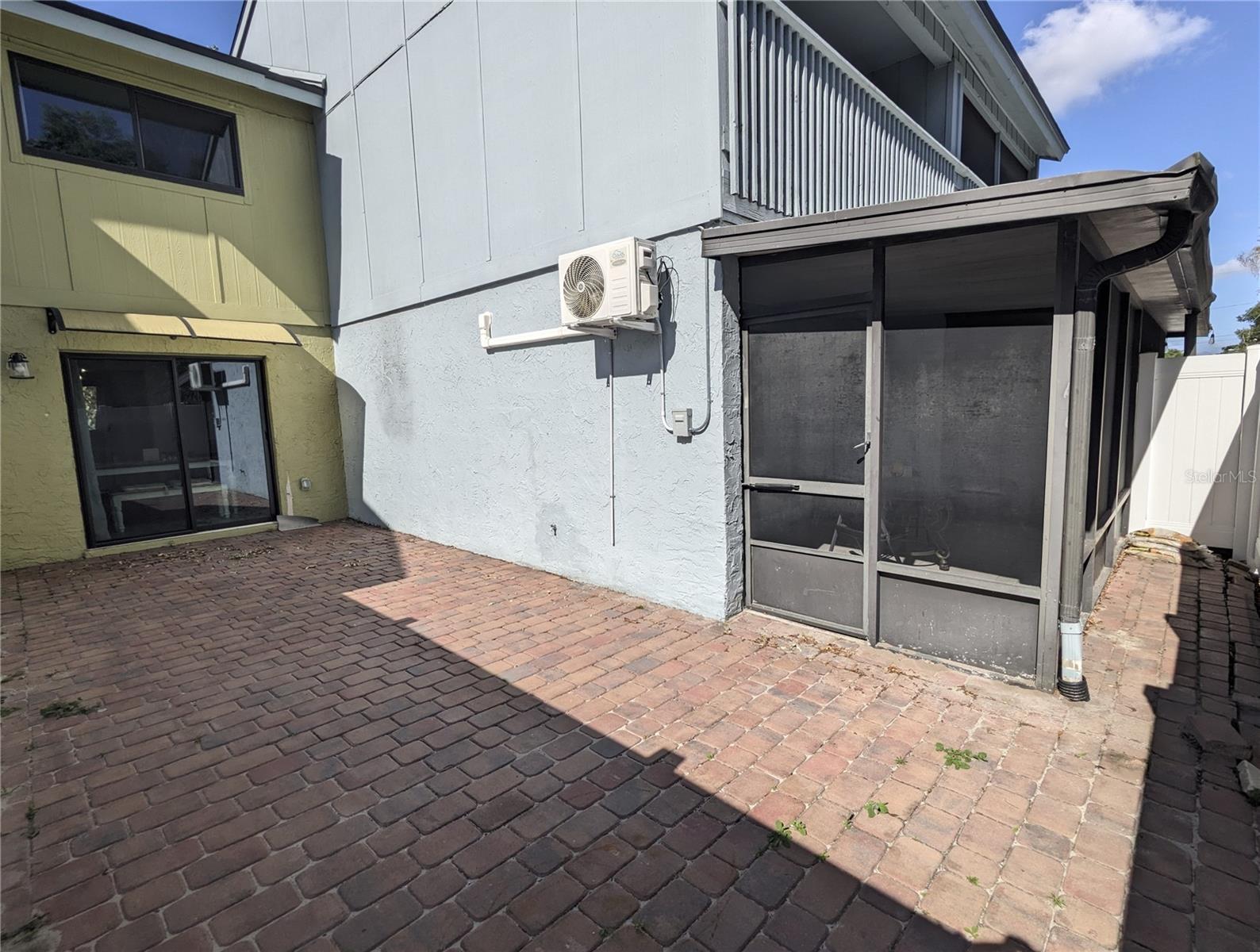 Image 18 of 25 For 7484 Canford Court 8