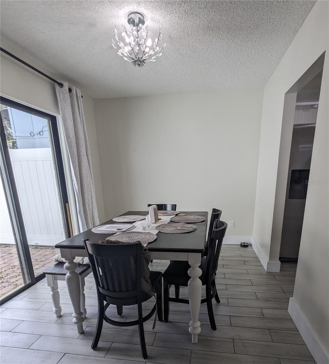 Image 3 of 25 For 7484 Canford Court 8