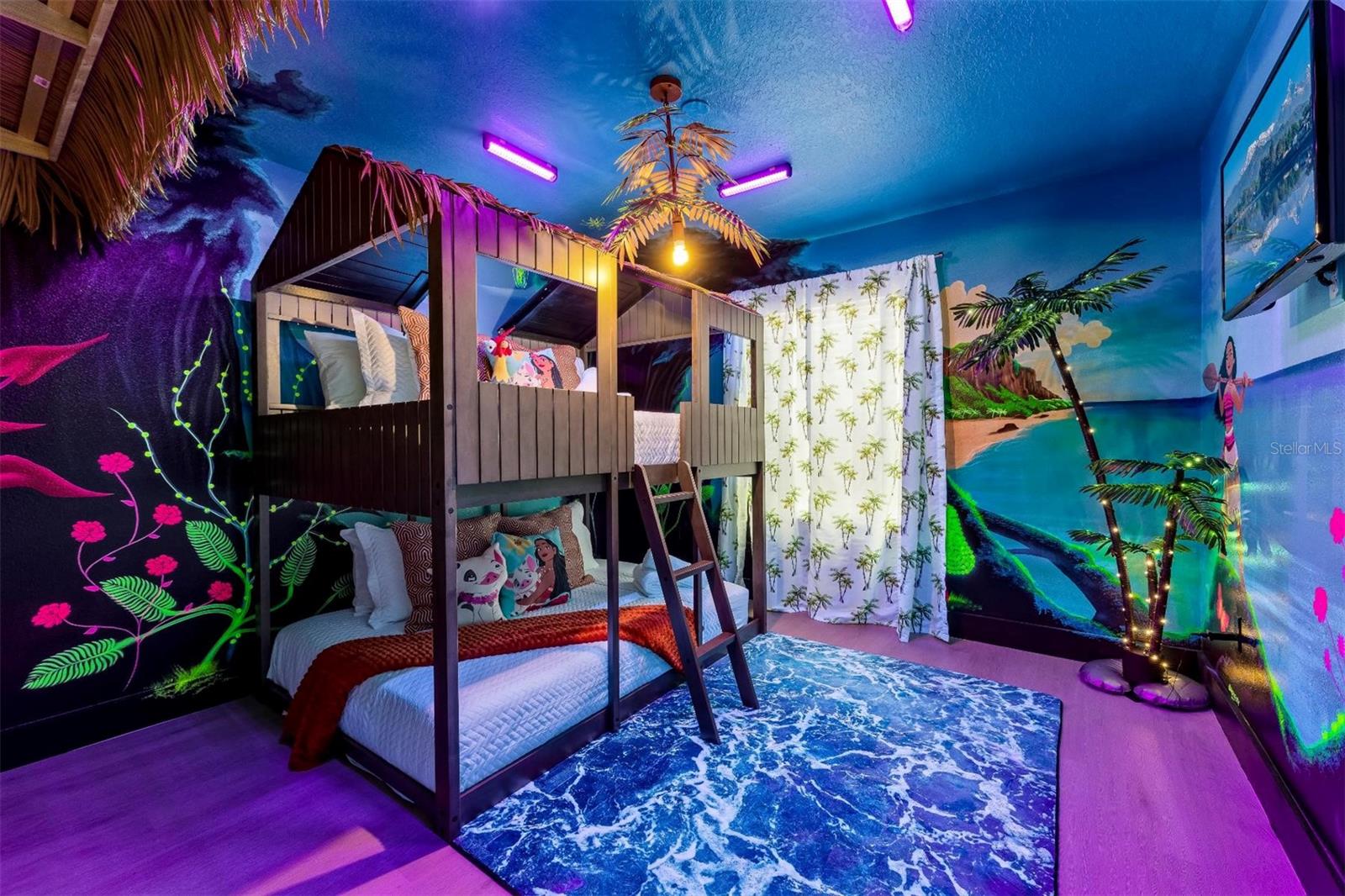 Image 17 of 38 For 8928 Cuban Palm Road