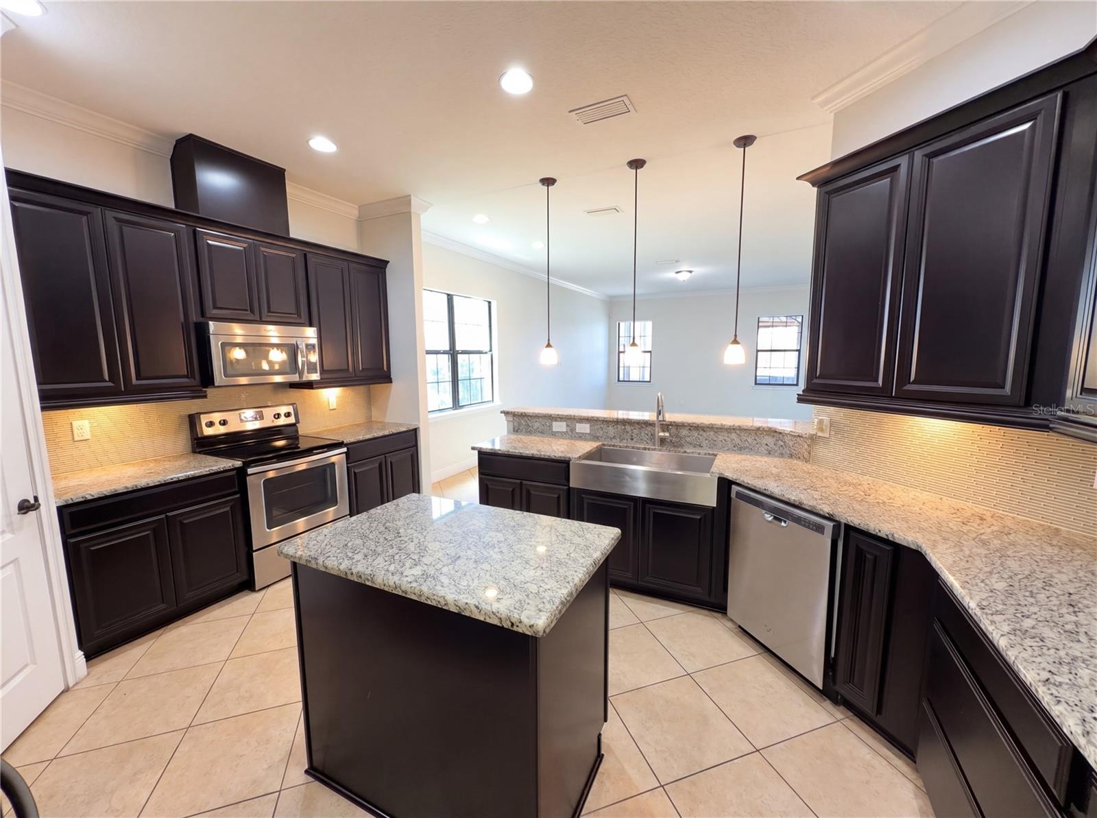 Image 11 of 35 For 13190 Woodford Street