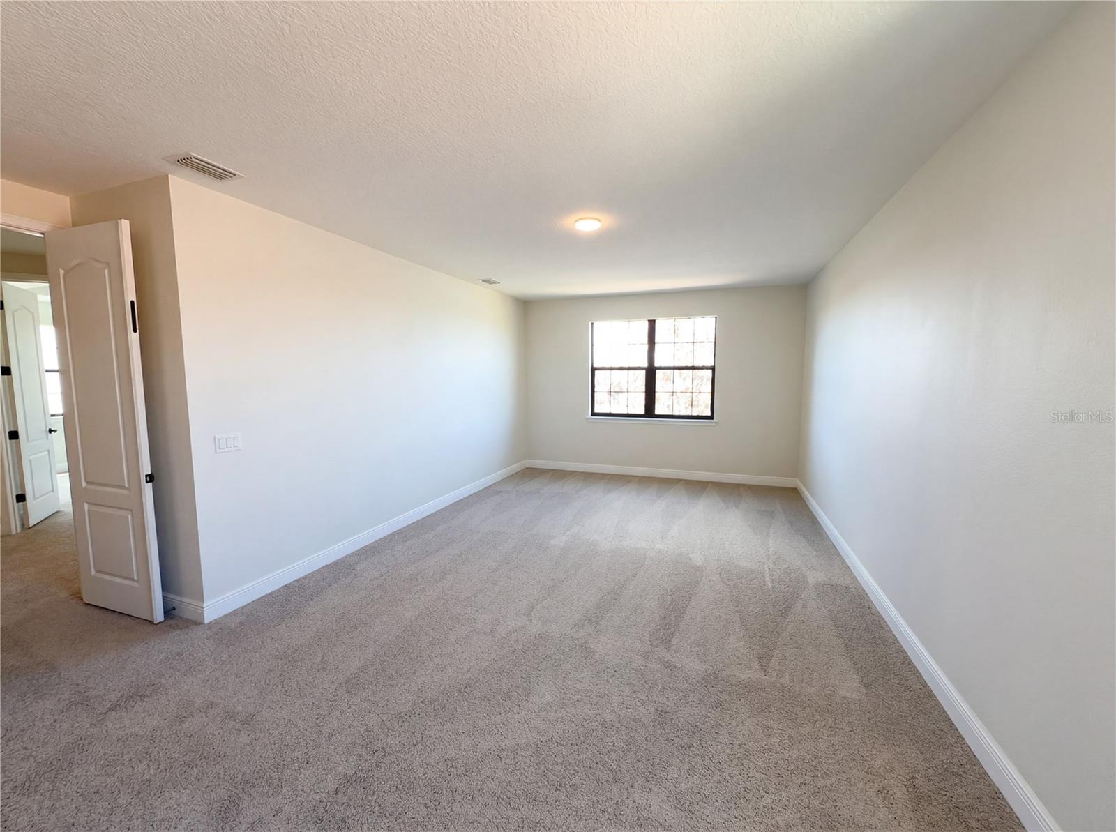 Image 17 of 35 For 13190 Woodford Street