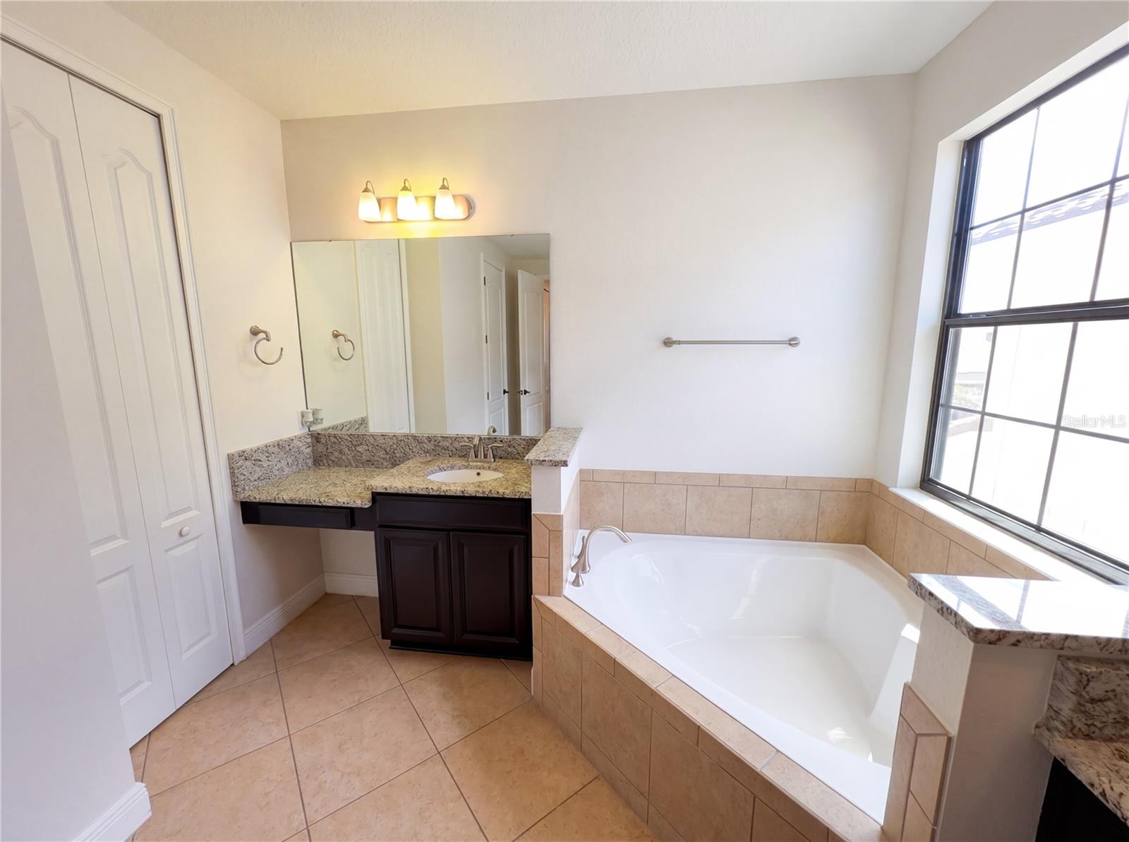 Image 26 of 35 For 13190 Woodford Street