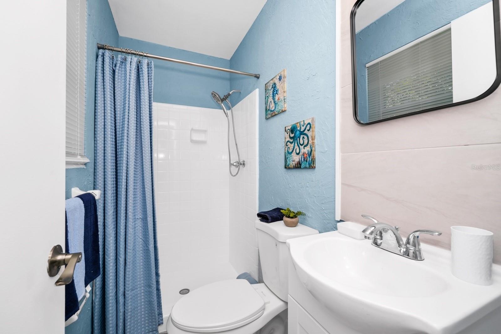 Image 14 of 38 For 511 Alder Avenue