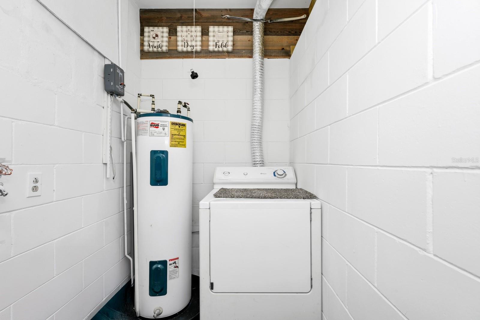 Image 15 of 38 For 511 Alder Avenue