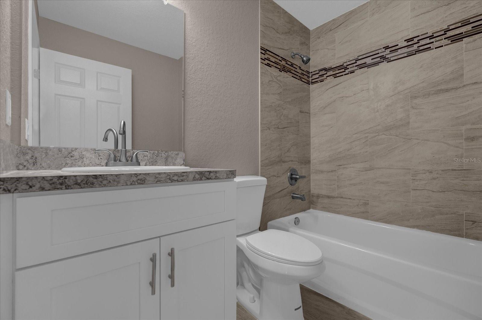 Image 16 of 21 For 324 Avenue Y Ne B