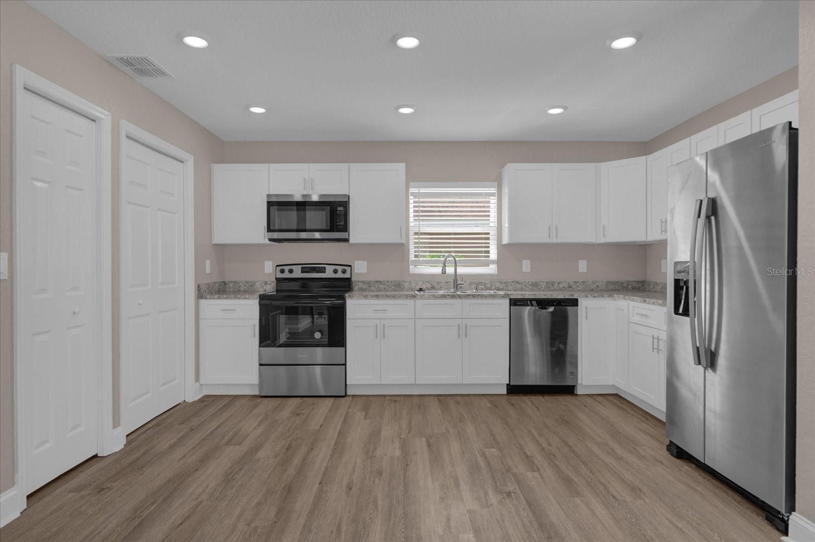 Image 9 of 21 For 324 Avenue Y Ne B