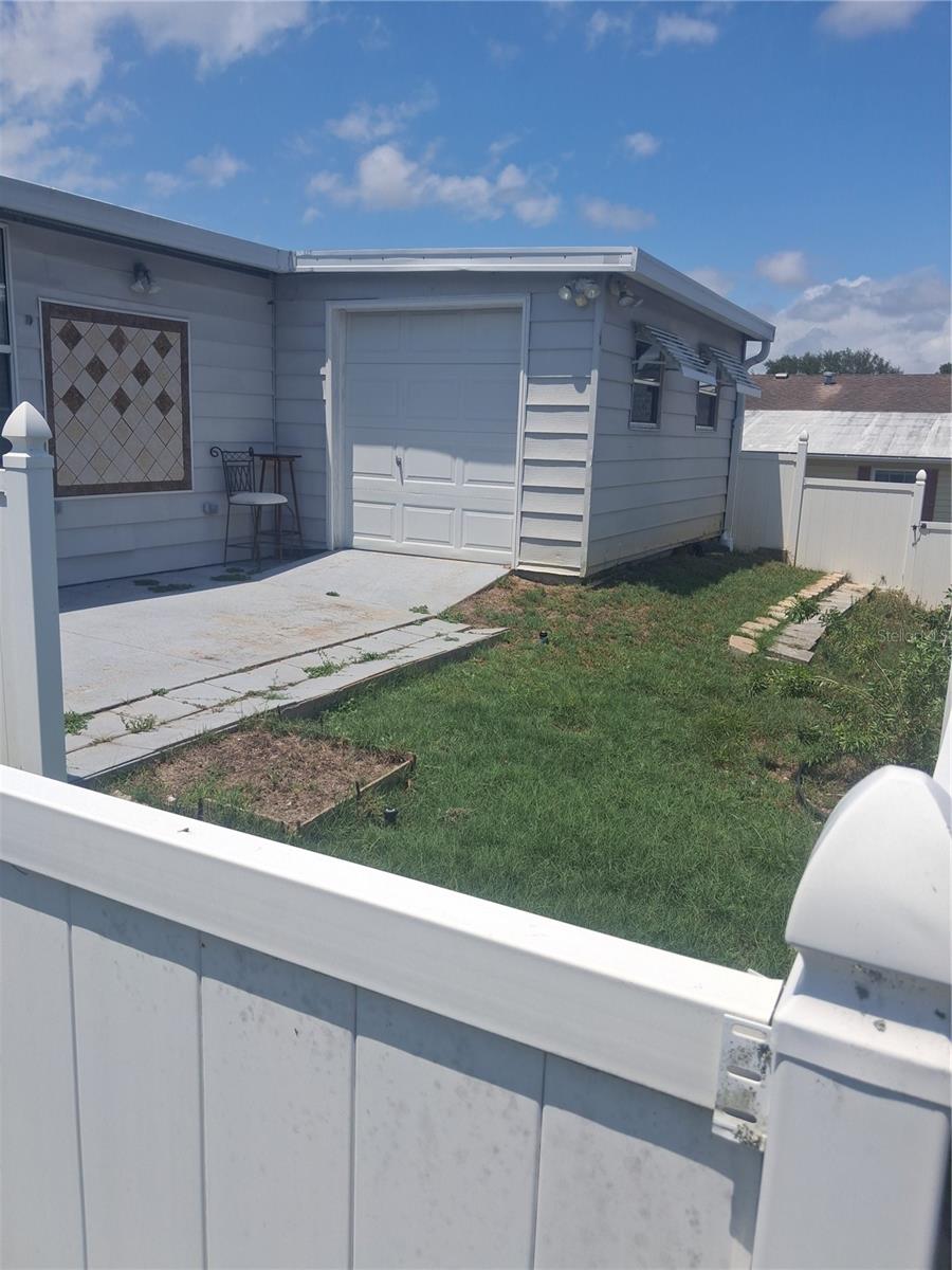 Image 4 of 39 For 16569 96th Avenue
