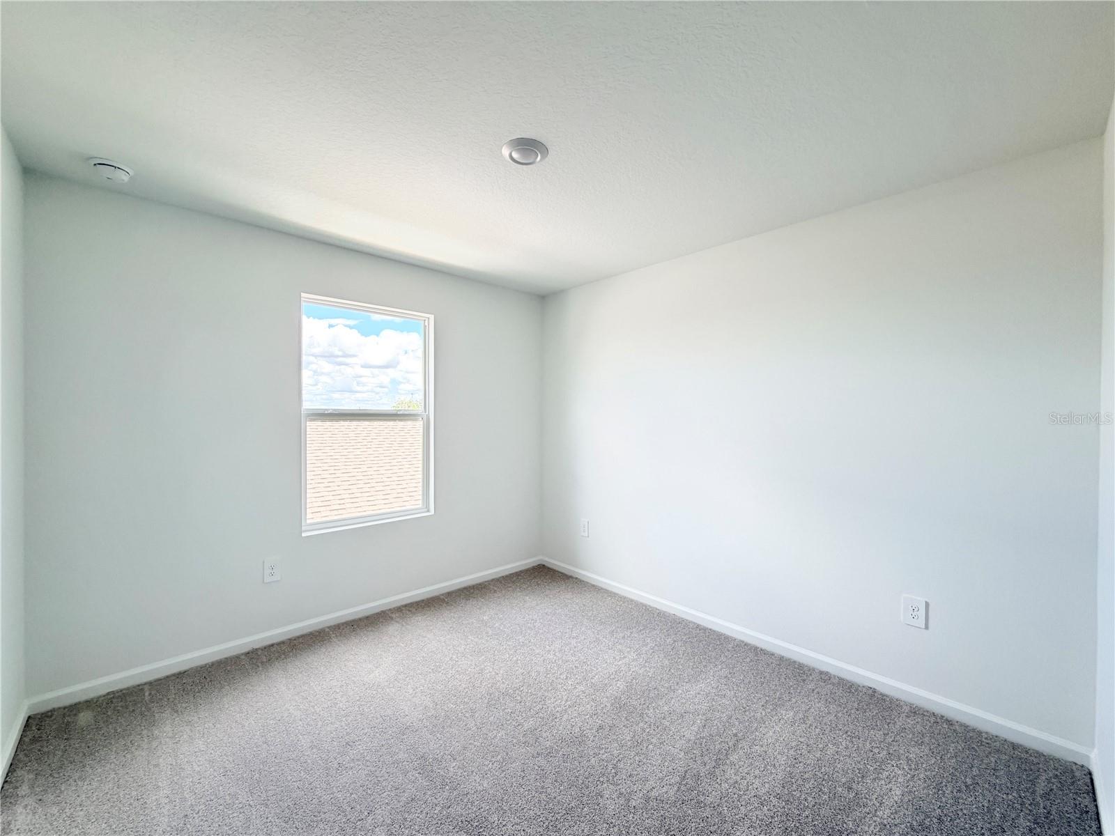 Listing photo id 20 for 368 Kayden Cove