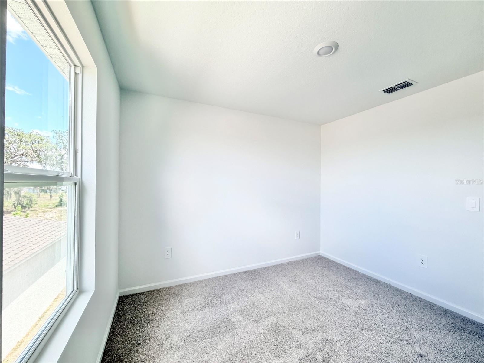 Listing photo id 22 for 368 Kayden Cove
