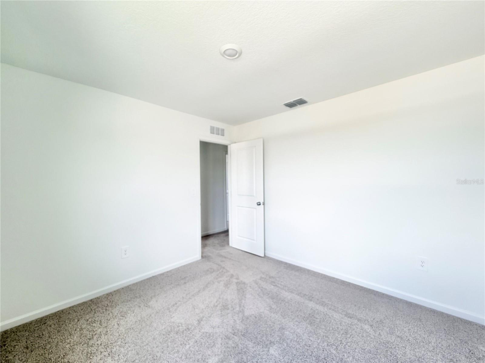 Listing photo id 29 for 368 Kayden Cove