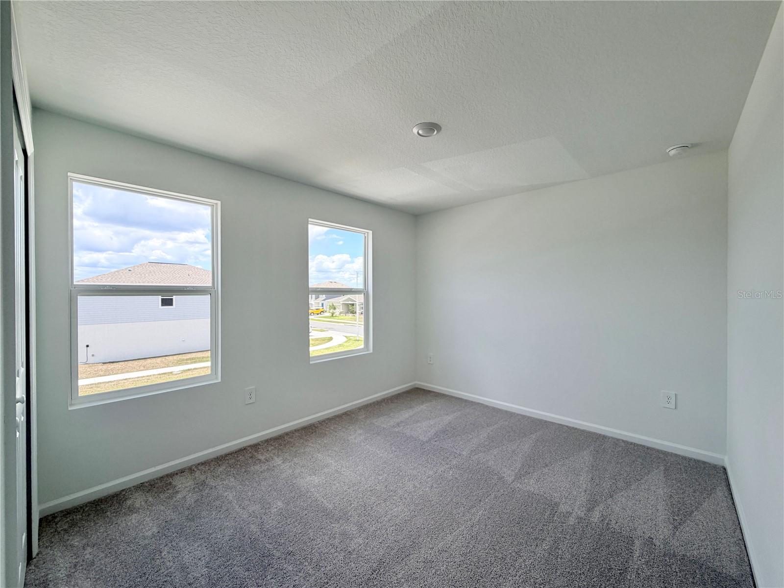 Listing photo id 32 for 368 Kayden Cove